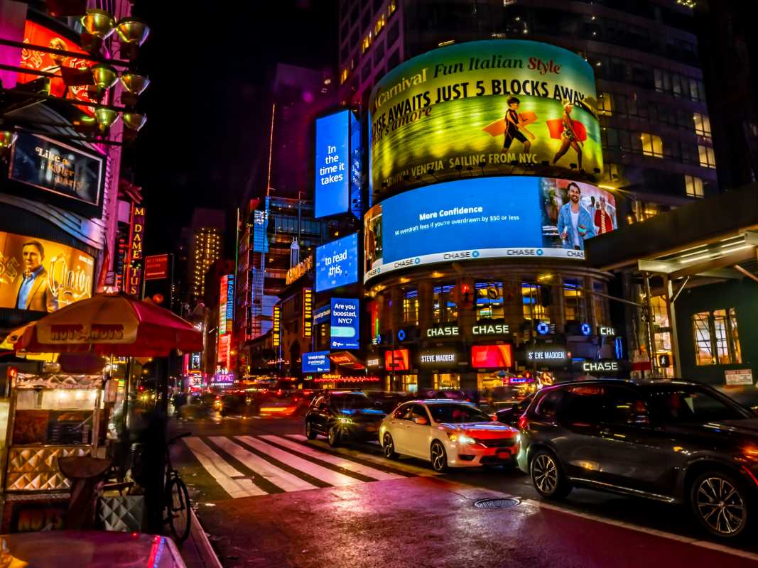 Broadway Premiere Shows and Outdoor Performances In New York City